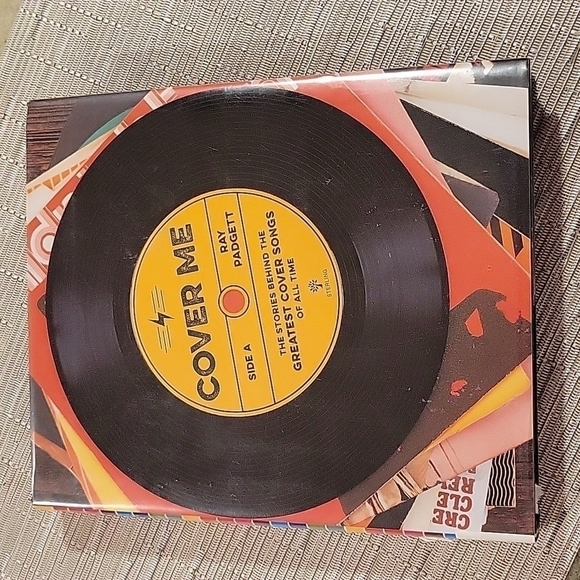𝅺Cover Me, stories behind greatest cover songs of all time, hardcover book - Picture 1 of 6